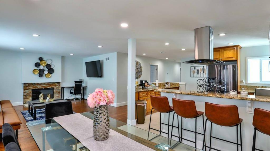 H&h Modern Lux 4bd 1 King 3 Queen Socal *