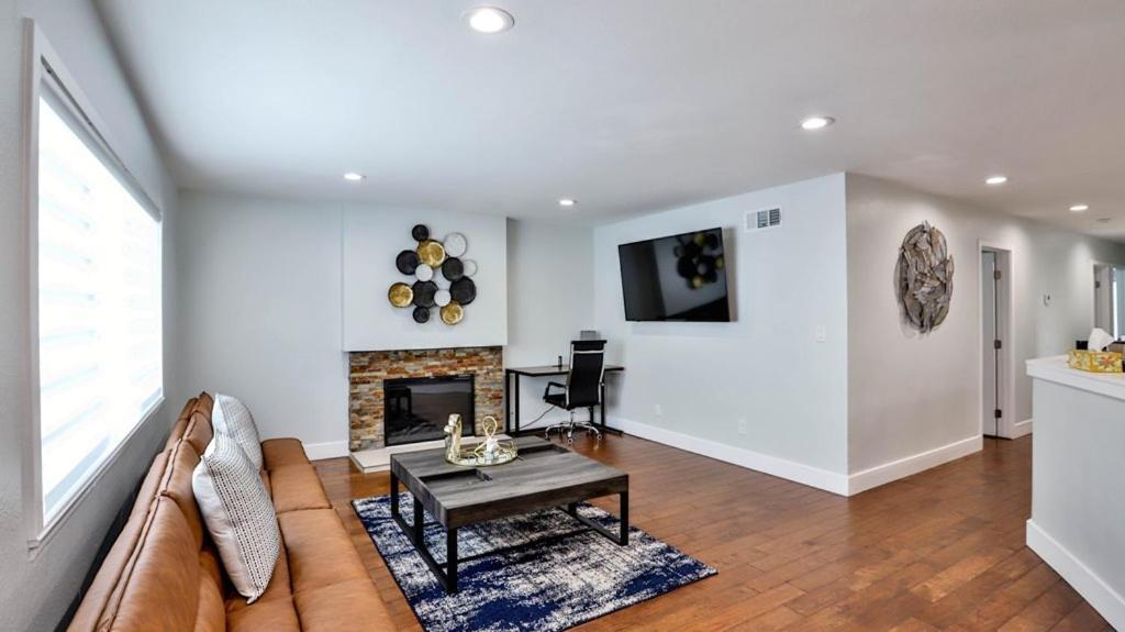 H&h Modern Lux 4bd 1 King 3 Queen Socal Westminster
