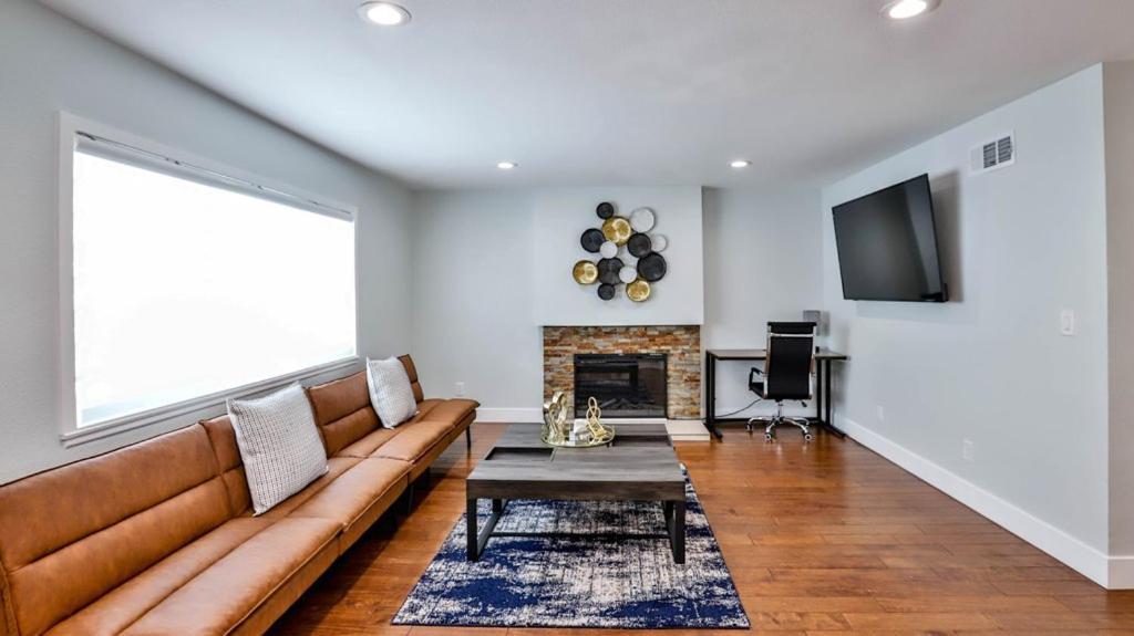 Ferienhaus H&h Modern Lux 4bd 1 King 3 Queen Socal