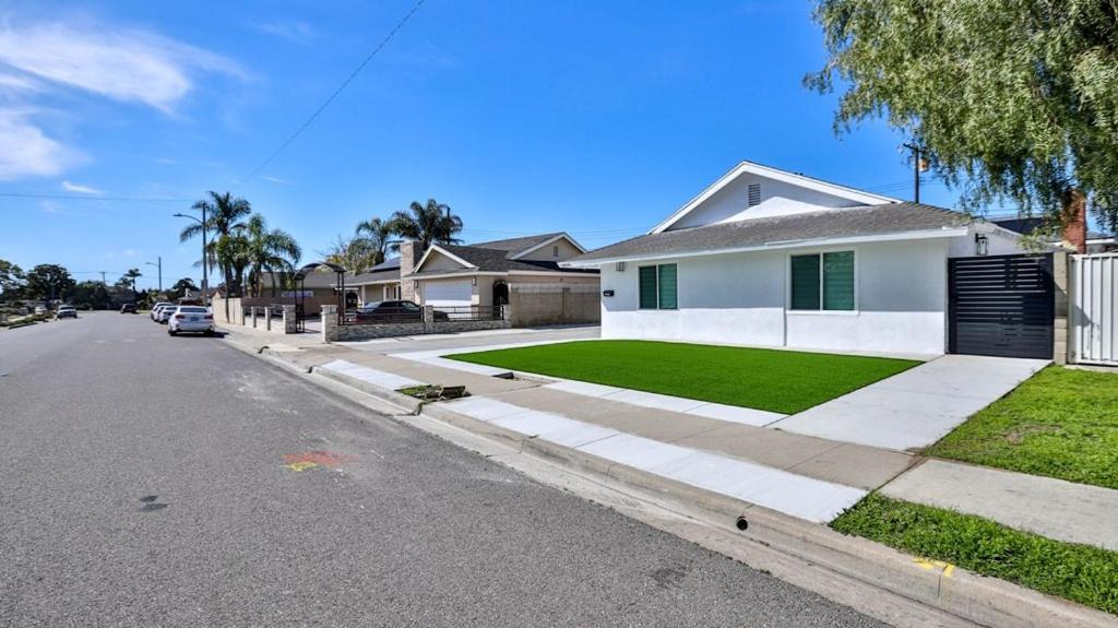 Ferienhaus H&h Modern Lux 4bd 1 King 3 Queen Socal