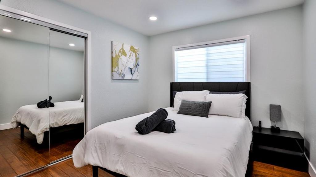 Holiday home H&h Modern Lux 4bd 1 King 3 Queen Socal Westminster