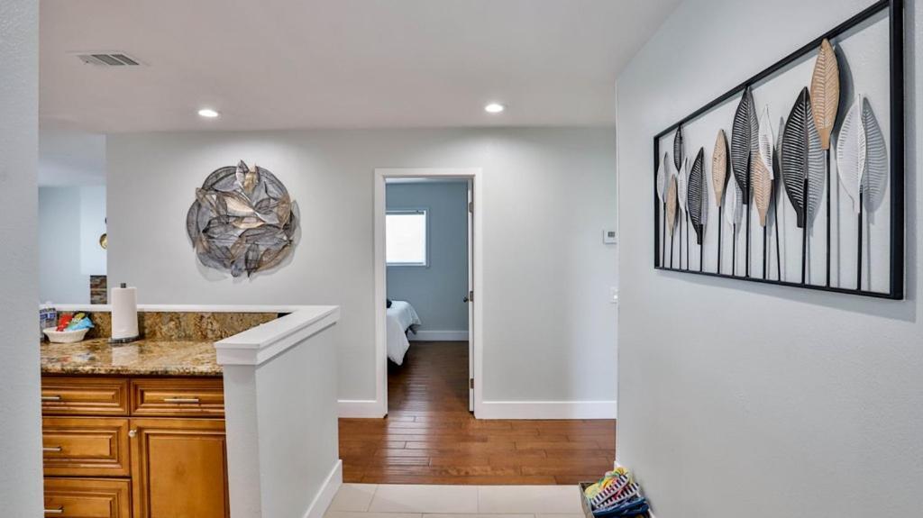 H&h Modern Lux 4bd 1 King 3 Queen Socal Westminster