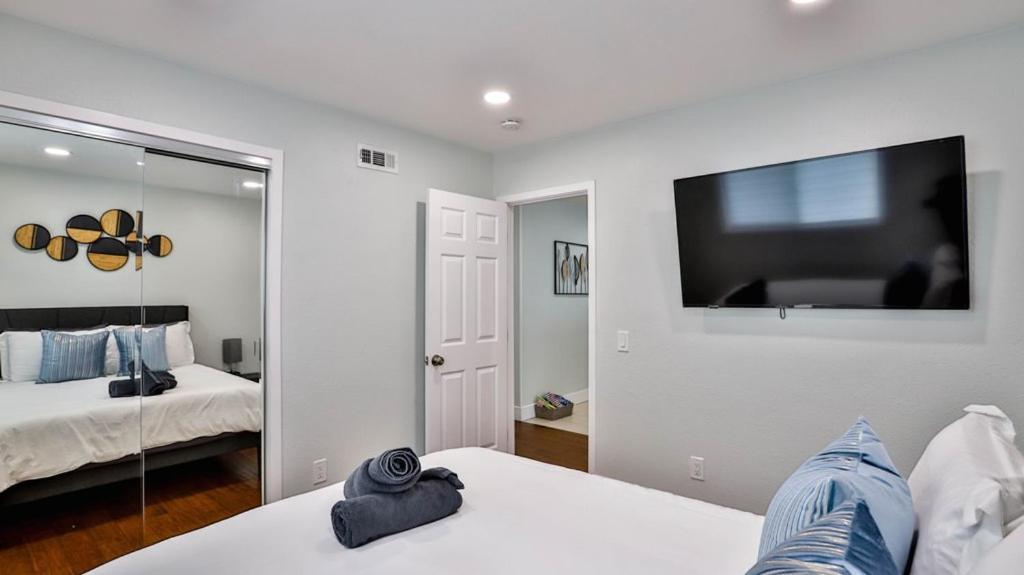H&h Modern Lux 4bd 1 King 3 Queen Socal Ferienhaus Westminster