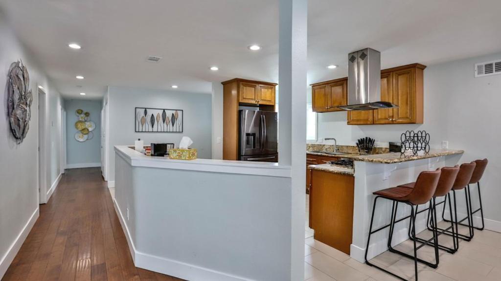 H&h Modern Lux 4bd 1 King 3 Queen Socal Ferienhaus