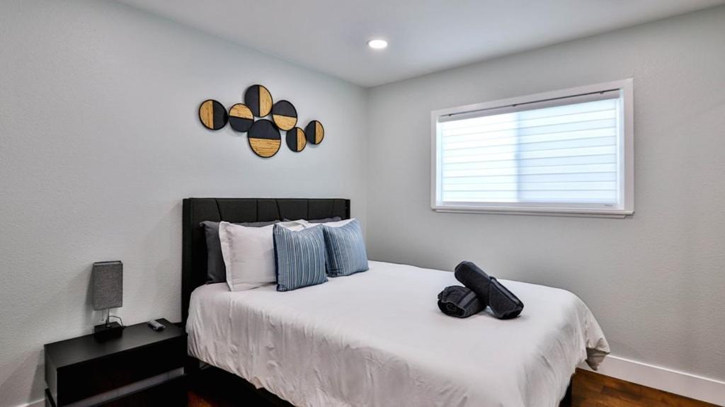 H&h Modern Lux 4bd 1 King 3 Queen Socal Ferienhaus
